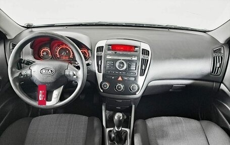 KIA cee'd I рестайлинг, 2010 год, 690 000 рублей, 17 фотография