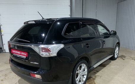 Mitsubishi Outlander III рестайлинг 3, 2013 год, 1 270 588 рублей, 2 фотография