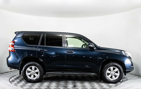 Toyota Land Cruiser Prado 150 рестайлинг 2, 2016 год, 3 299 000 рублей, 4 фотография