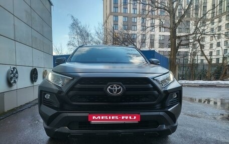 Toyota RAV4, 2022 год, 3 900 000 рублей, 3 фотография