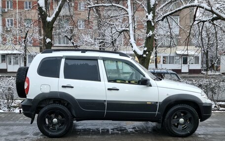 Chevrolet Niva I рестайлинг, 2017 год, 798 000 рублей, 9 фотография