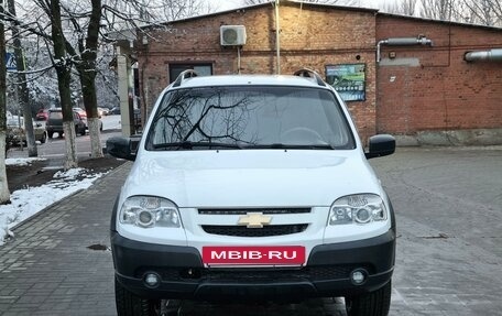 Chevrolet Niva I рестайлинг, 2017 год, 798 000 рублей, 5 фотография