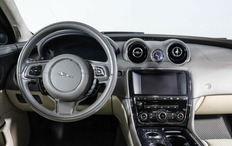 Jaguar XJ IV (X351), 2010 год, 2 280 004 рублей, 12 фотография