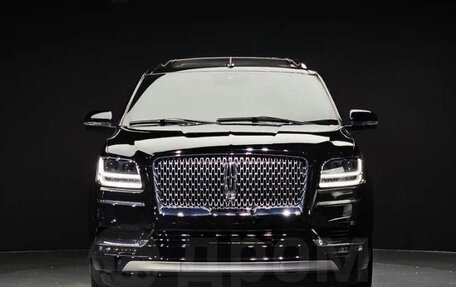 Lincoln Navigator, 2021 год, 10 000 000 рублей, 3 фотография