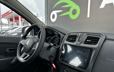 Renault Logan II, 2019 год, 942 000 рублей, 15 фотография