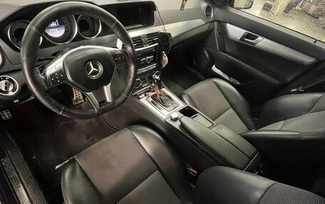 Mercedes-Benz C-Класс, 2011 год, 600 000 рублей, 2 фотография