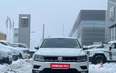 Volkswagen Tiguan II, 2017 год, 2 499 000 рублей, 2 фотография