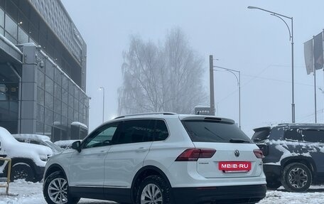 Volkswagen Tiguan II, 2017 год, 2 499 000 рублей, 6 фотография