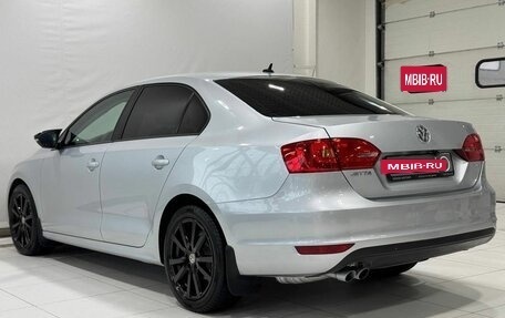 Volkswagen Jetta VI, 2011 год, 1 179 900 рублей, 3 фотография