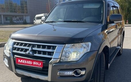 Mitsubishi Pajero IV, 2014 год, 2 490 000 рублей, 3 фотография