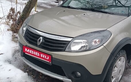 Renault Sandero II рестайлинг, 2013 год, 800 000 рублей, 2 фотография