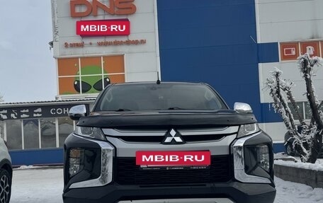 Mitsubishi L200 IV рестайлинг, 2019 год, 3 000 000 рублей, 6 фотография