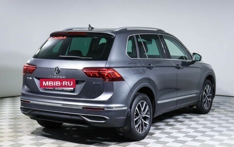 Volkswagen Tiguan II, 2021 год, 2 950 000 рублей, 5 фотография