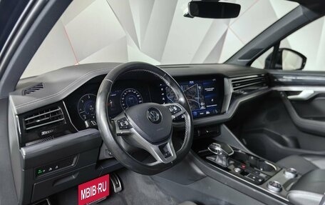 Volkswagen Touareg III, 2018 год, 14 фотография