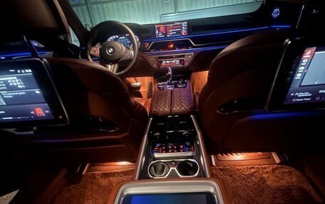 BMW 7 серия, 2019 год, 10 000 000 рублей, 27 фотография