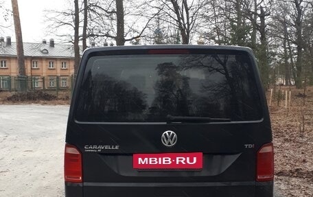 Volkswagen Caravelle T6 рестайлинг, 2016 год, 2 300 000 рублей, 4 фотография