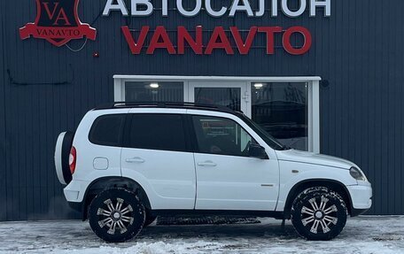 Chevrolet Niva I рестайлинг, 2017 год, 785 000 рублей, 6 фотография