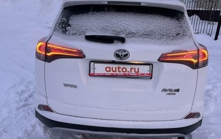 Toyota RAV4, 2018 год, 2 600 000 рублей, 3 фотография