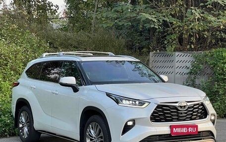 Toyota Highlander, 2022 год, 4 750 000 рублей, 1 фотография