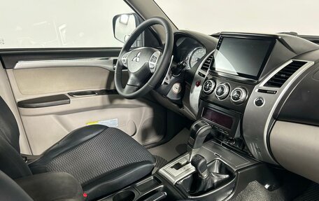 Mitsubishi Pajero Sport II рестайлинг, 2011 год, 1 579 000 рублей, 12 фотография