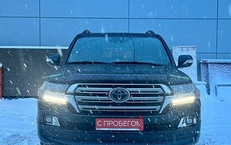 Toyota Land Cruiser 200, 2017 год, 6 399 000 рублей, 2 фотография