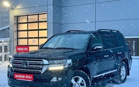 Toyota Land Cruiser 200, 2017 год, 6 399 000 рублей, 3 фотография