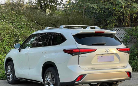 Toyota Highlander, 2022 год, 4 750 000 рублей, 6 фотография