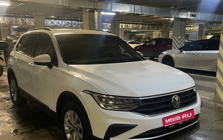 Volkswagen Tiguan II, 2021 год, 3 330 000 рублей, 1 фотография