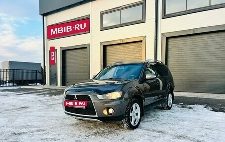 Mitsubishi Outlander III рестайлинг 3, 2010 год, 1 599 999 рублей, 2 фотография