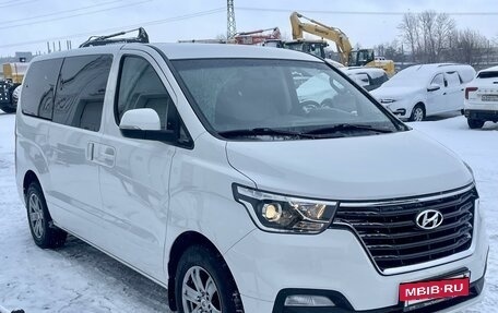 Hyundai H-1 II рестайлинг, 2021 год, 3 850 000 рублей, 2 фотография