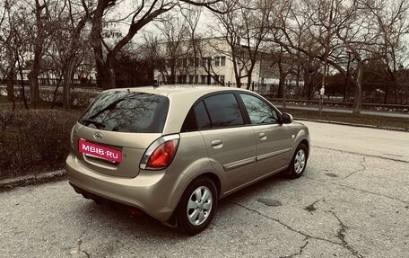 KIA Rio II, 2011 год, 690 000 рублей, 3 фотография