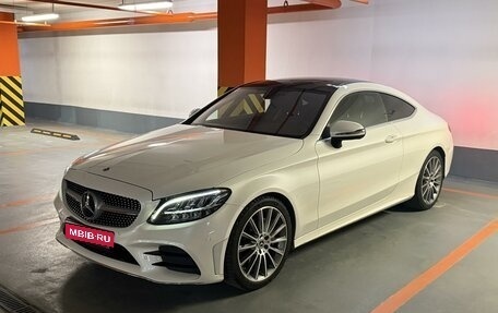 Mercedes-Benz C-Класс, 2019 год, 3 650 000 рублей, 1 фотография