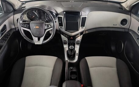 Chevrolet Cruze II, 2012 год, 825 000 рублей, 9 фотография