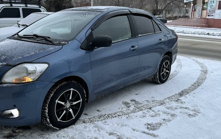 Toyota Yaris III рестайлинг, 2006 год, 555 000 рублей, 2 фотография