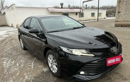 Toyota Camry, 2019 год, 2 700 000 рублей, 4 фотография