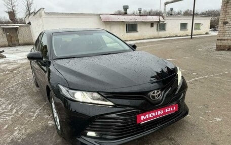 Toyota Camry, 2019 год, 2 700 000 рублей, 3 фотография