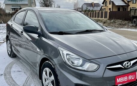 Hyundai Solaris II рестайлинг, 2012 год, 1 050 000 рублей, 3 фотография