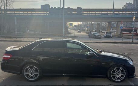 Mercedes-Benz E-Класс, 2011 год, 1 850 000 рублей, 3 фотография