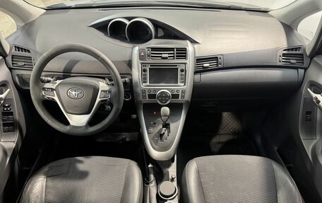 Toyota Verso I, 2012 год, 999 800 рублей, 10 фотография