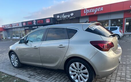 Opel Astra J, 2011 год, 730 000 рублей, 3 фотография