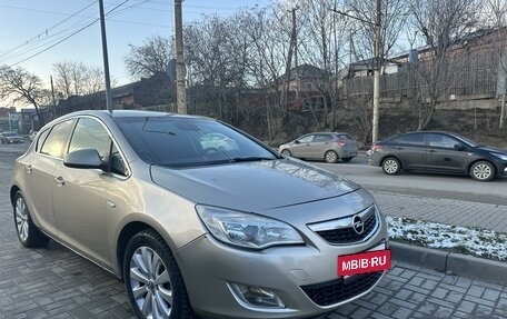 Opel Astra J, 2011 год, 730 000 рублей, 2 фотография