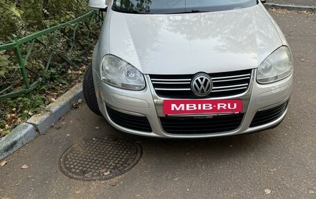 Volkswagen Jetta VI, 2010 год, 750 000 рублей, 2 фотография