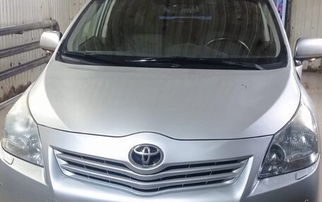 Toyota Verso I, 2010 год, 1 180 000 рублей, 4 фотография