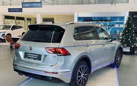 Volkswagen Tiguan II, 2018 год, 2 685 000 рублей, 6 фотография