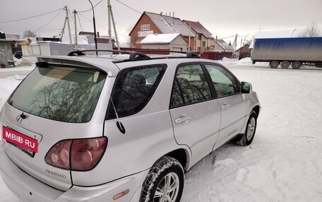 Lexus RX IV рестайлинг, 2000 год, 850 000 рублей, 3 фотография