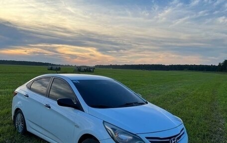 Hyundai Solaris II рестайлинг, 2014 год, 1 150 000 рублей, 2 фотография