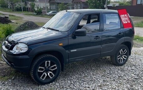 Chevrolet Niva I рестайлинг, 2010 год, 450 000 рублей, 3 фотография