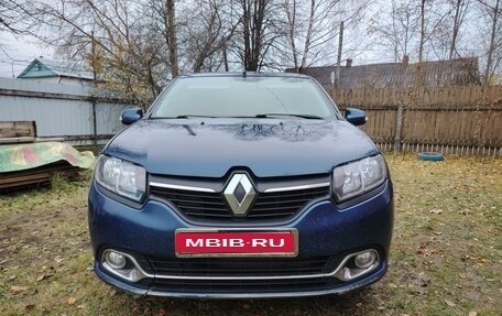 Renault Logan II, 2014 год, 800 000 рублей, 4 фотография