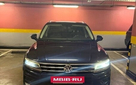 Volkswagen Tiguan II, 2017 год, 2 400 000 рублей, 2 фотография