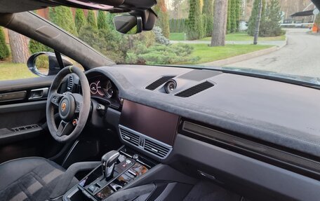 Porsche Cayenne III, 2022 год, 27 000 000 рублей, 16 фотография